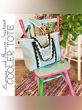 Business and Pleasure Rivie Green Insulated Cooler Tote